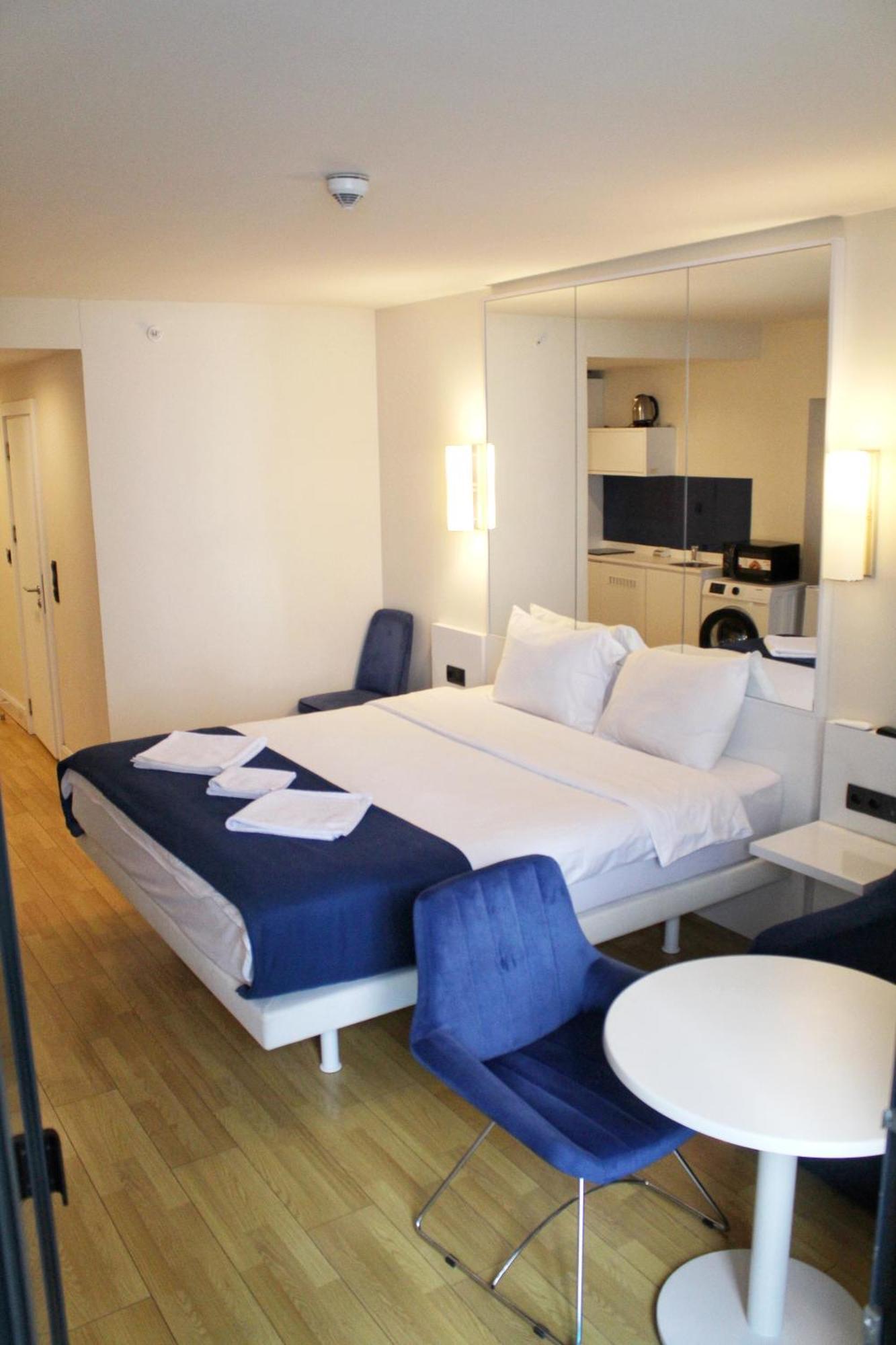 Best Location Apartments In Батуми Екстериор снимка