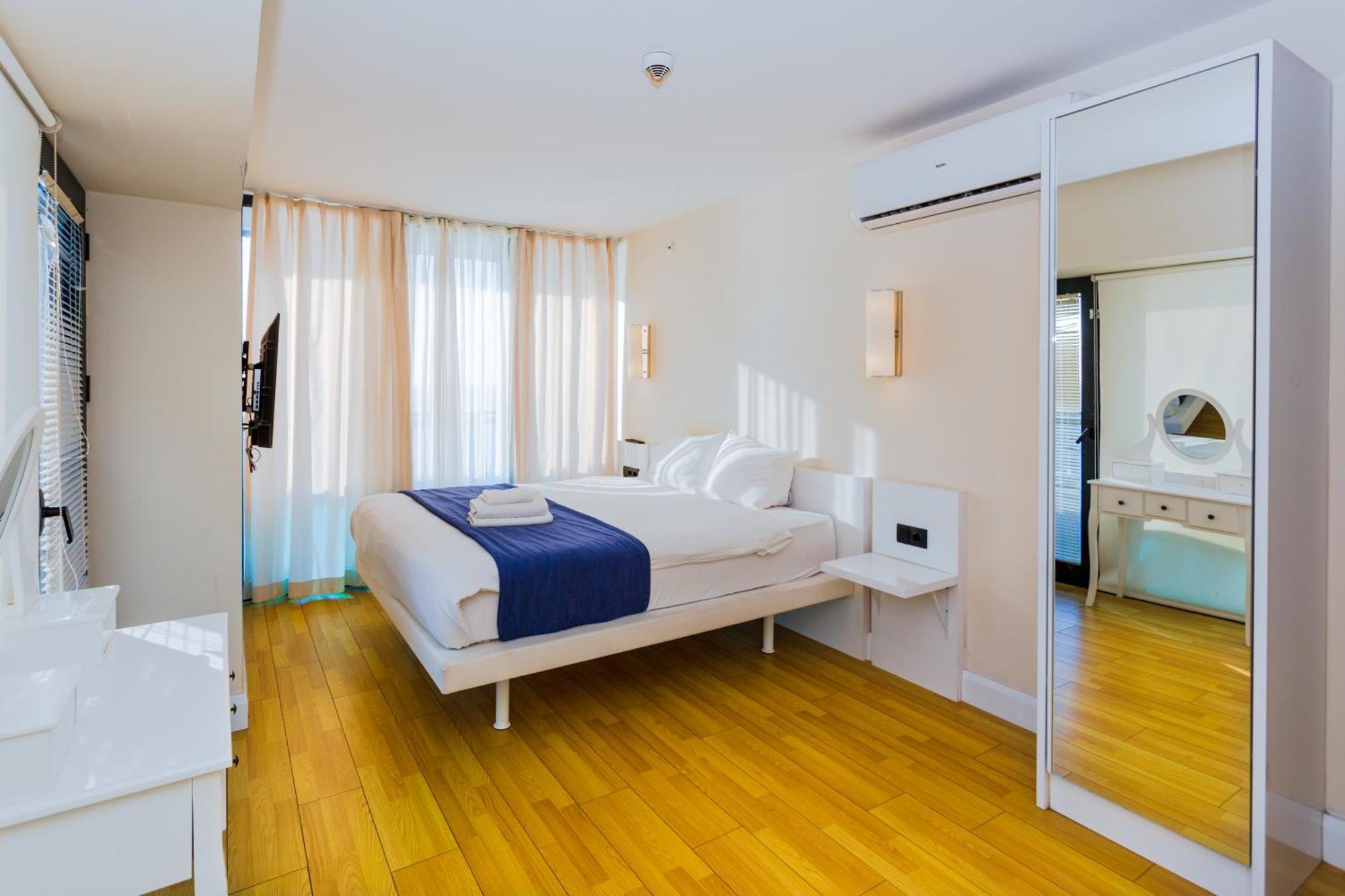 Best Location Apartments In Батуми Екстериор снимка